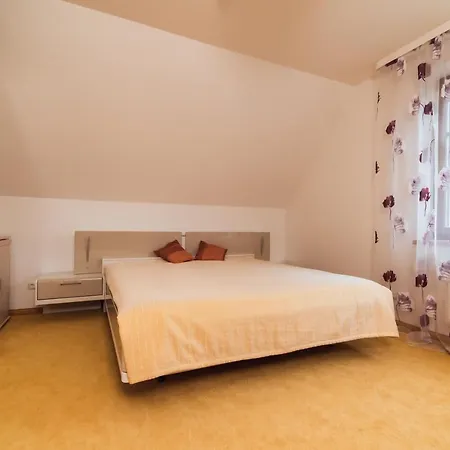 Riverside Kv Resort 4*